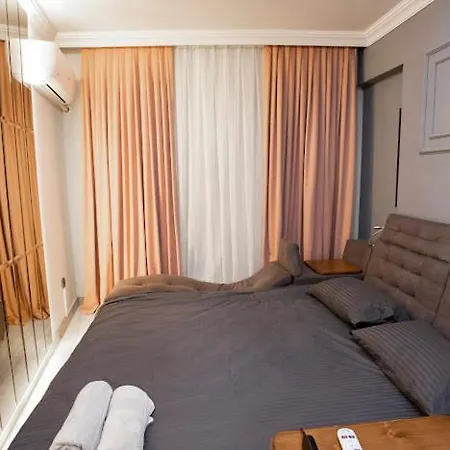Right Next To The Cevahirshopping Center Estambul