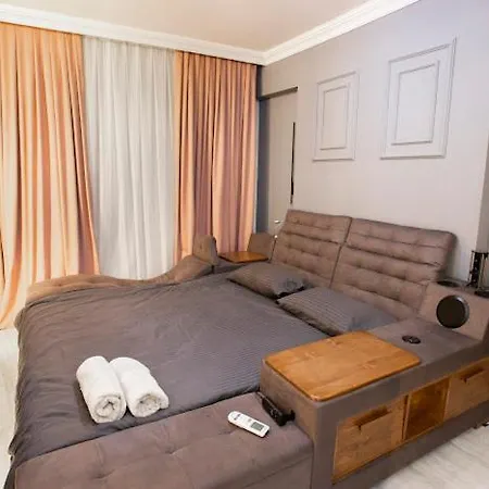 Right Next To The Cevahirshopping Center Apartamento Estambul